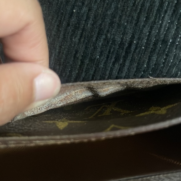 Authentic Louis Vuitton Sarah Monogram Wallet - Picture 4 of 12